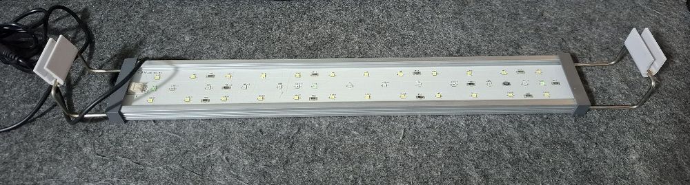 Calha Luminária LED Twinstar 45B 19W para aquário de 40 até 50cm (oferta de temporizador)
