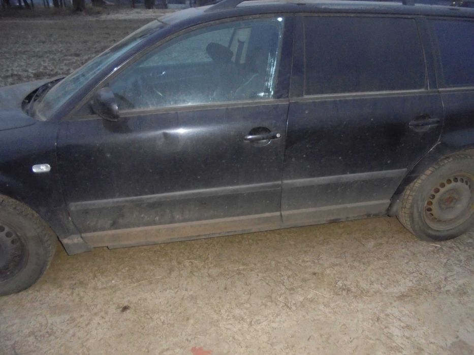 Volkswagen Passat B5 przed lift kombi kolor czarny 1.9 tdi na części