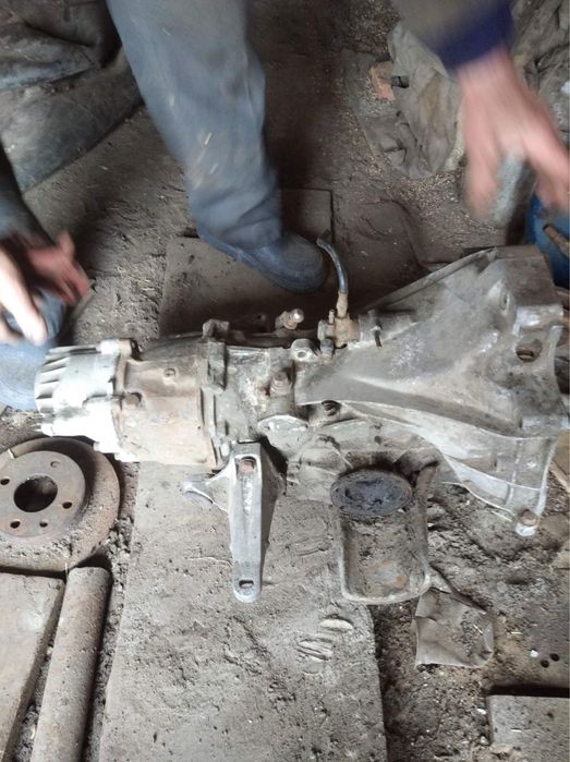 Коробка Мкпп, Audi 100 1,9 ,87р.