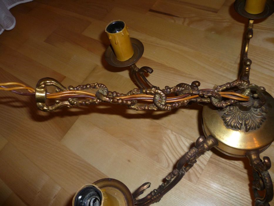 Żyrandol mosiężny