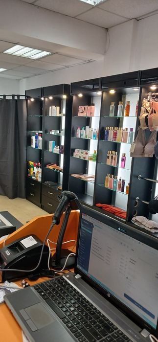 Продаж меблів,прилавків.