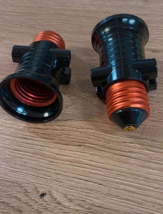 Adapter przejściówka elektryczna prądu

złodziejka żarówka piwnica I