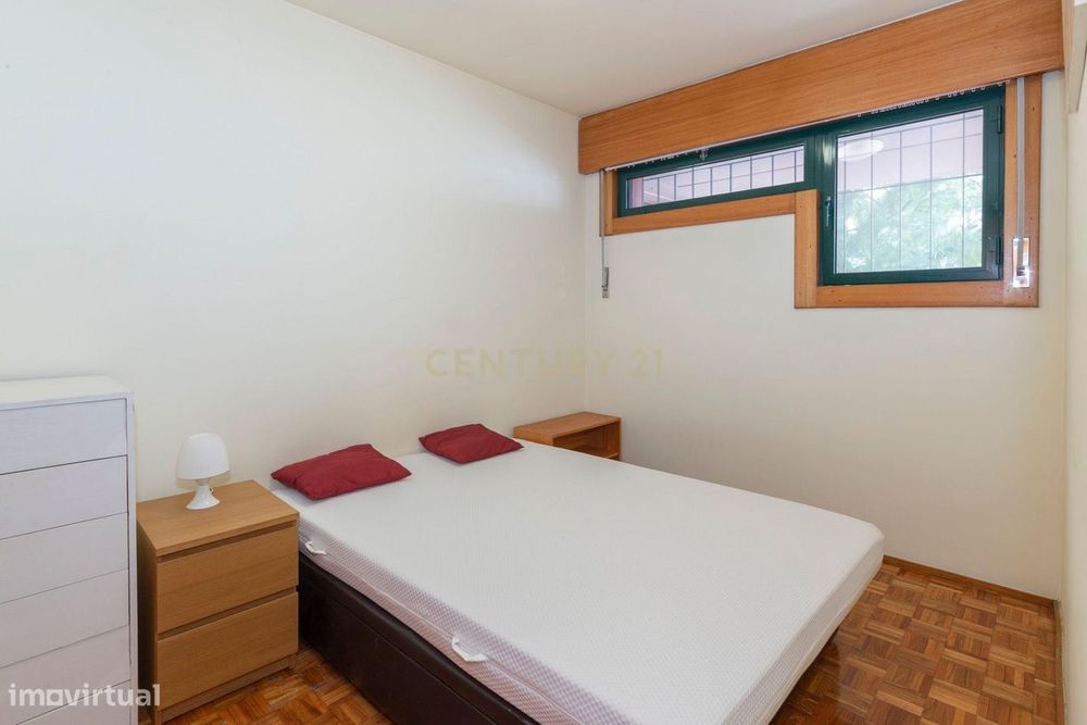 T1 com Ar Condicionado Cozinha Equipada e garagem na EPUL - Restelo