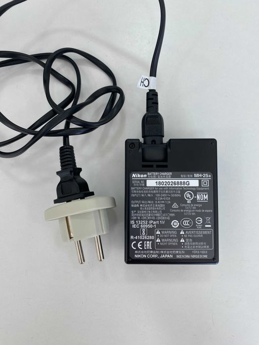 Nikon D7200 + 18–55 mm Lens + 64 GB Memory Card – Excellent Condition63825768581635124