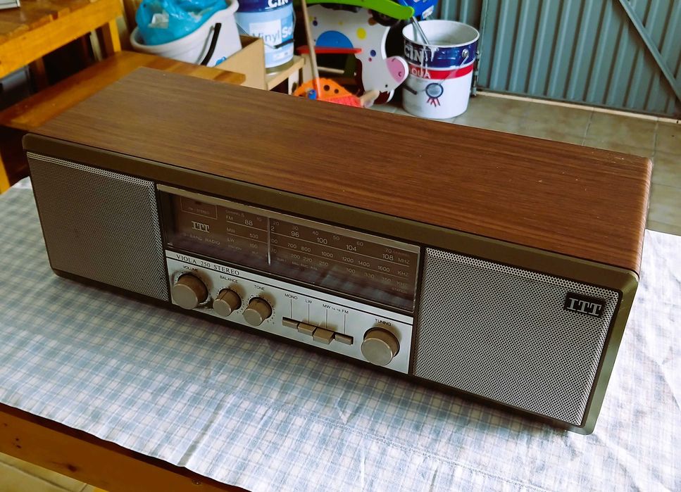 Rádio ITT modelo Viola