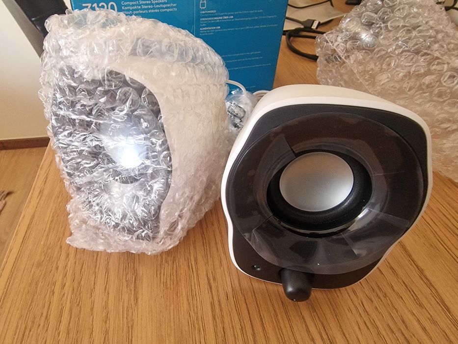 Colunas Logitech Z120 (novas)
