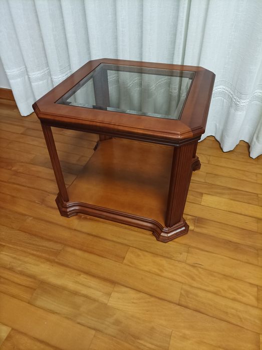 Mesa antiga de apoio restaurada estilo Luís Filipe