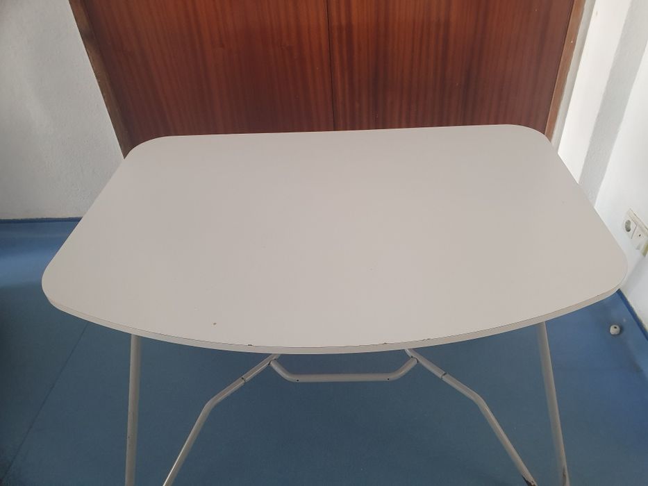 Mesa branca 75x110x70