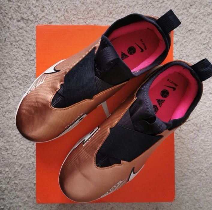 Buty piłkarskie Nike Jr Zoom Vapor 15 Academy TF 38,5