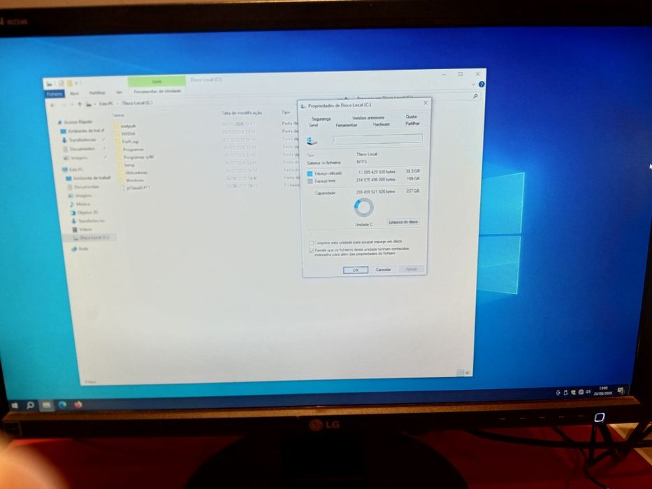 Torre  Processador I7  8GB de memória