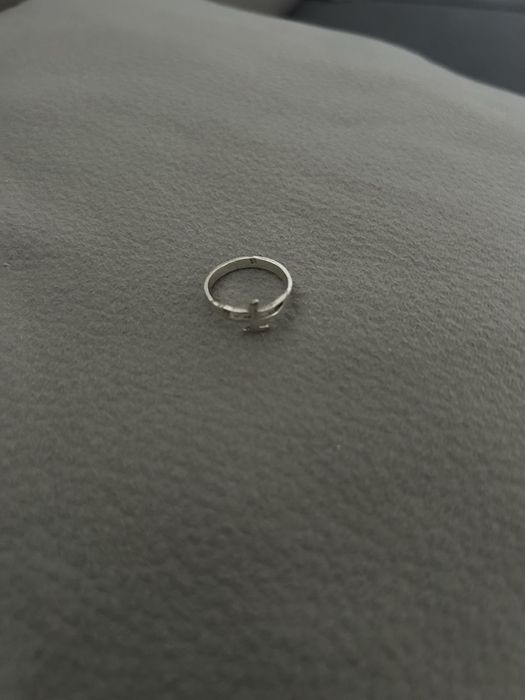 Vendo anel de prata para menina.