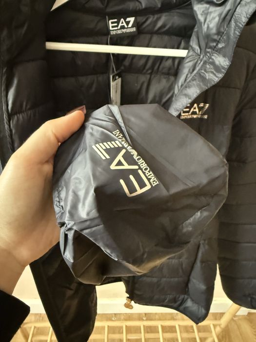 Куртка жіноча Emporio Armani M, L, XL