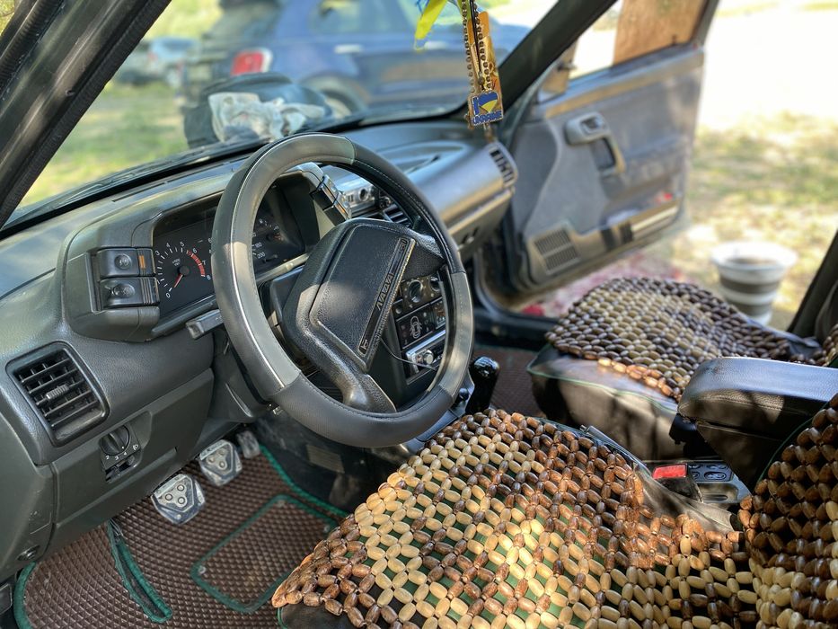 Продам машину в гарному стані, іздить жінка