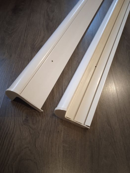 Пластиковый карниз с креплением