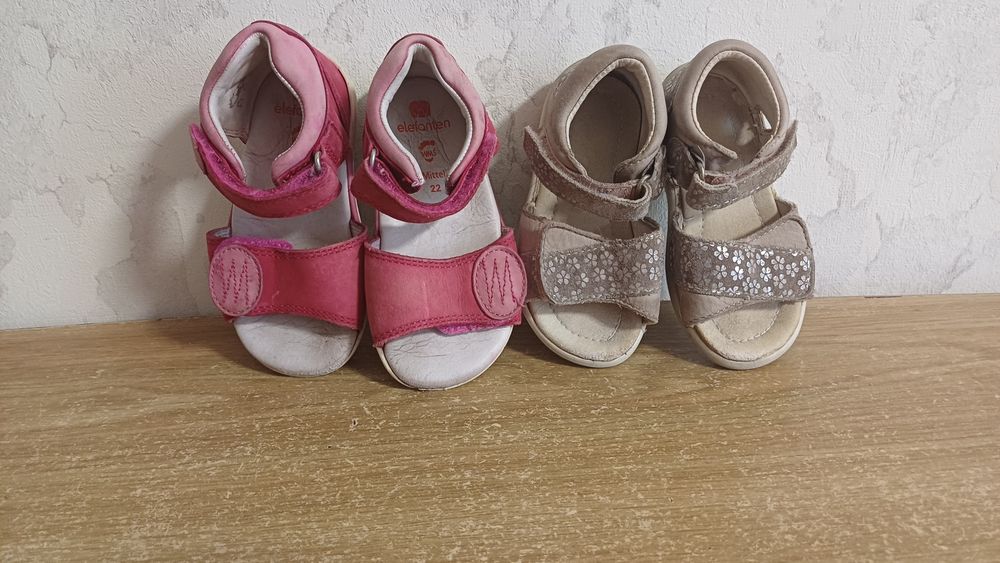 Босоніжки 21 та 22  шкіряні