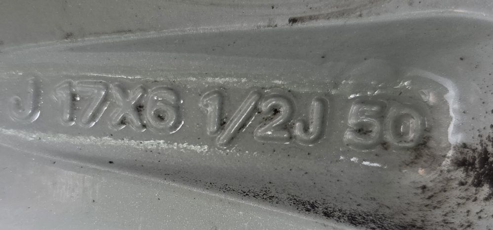 Felgi Oryginał Honda HR-V 6,5Jx17 ET40 5x114,3 opony zima 225/65R17