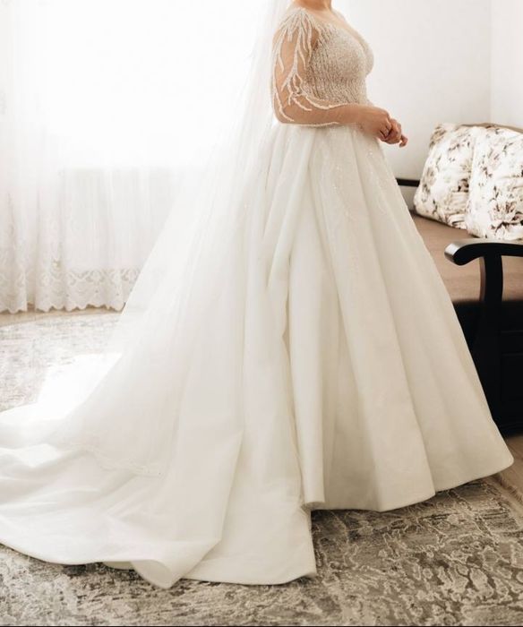 Корсетна весільна сукня