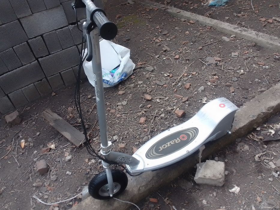 Самокат Razor E-300