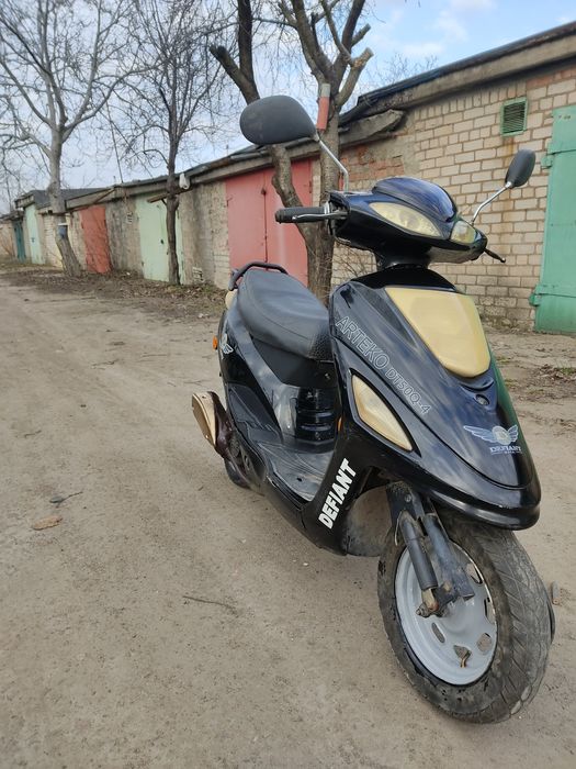 Продам скутер дефиант