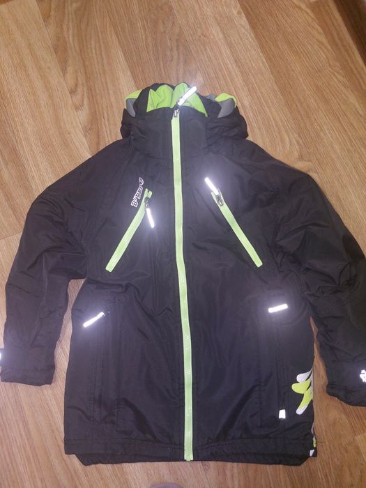 Куртка курточка  лыжная не промокаемая