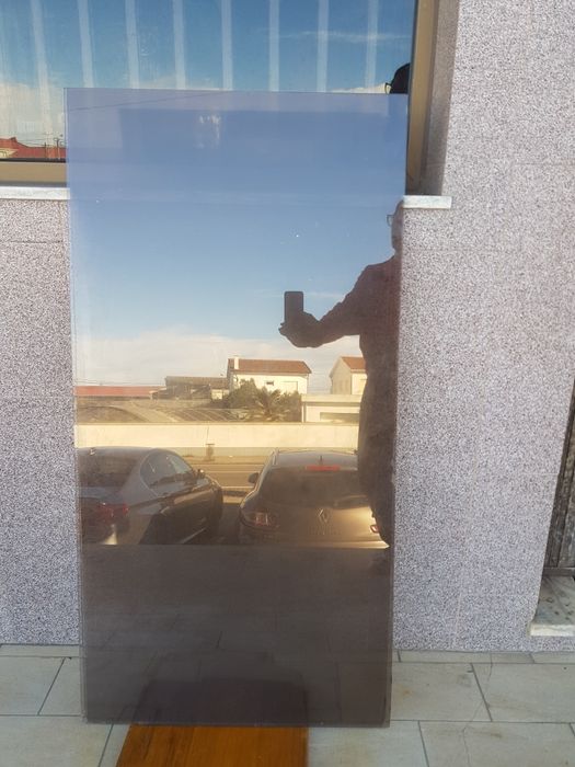 Vários vidros de cor castanho