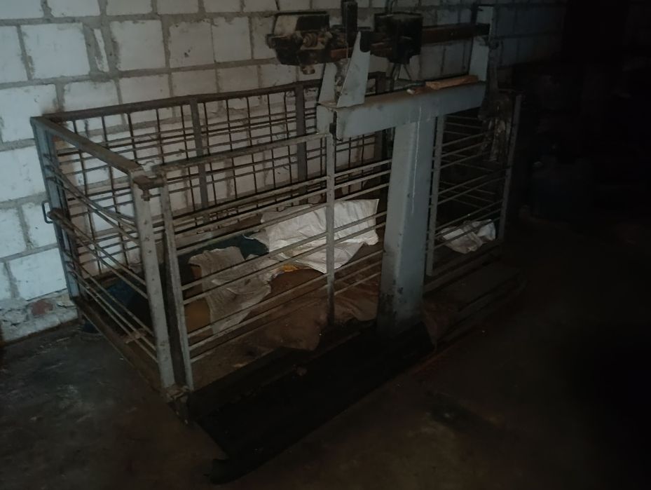 Śrutownik, bąk. Waga do bydła, trzody,koni