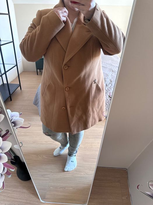 Płaszcz beżowy Adrianno