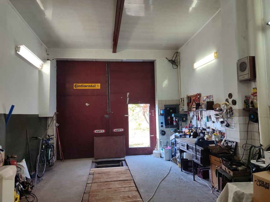 Продаж великого гаража в межах міста Шептицький