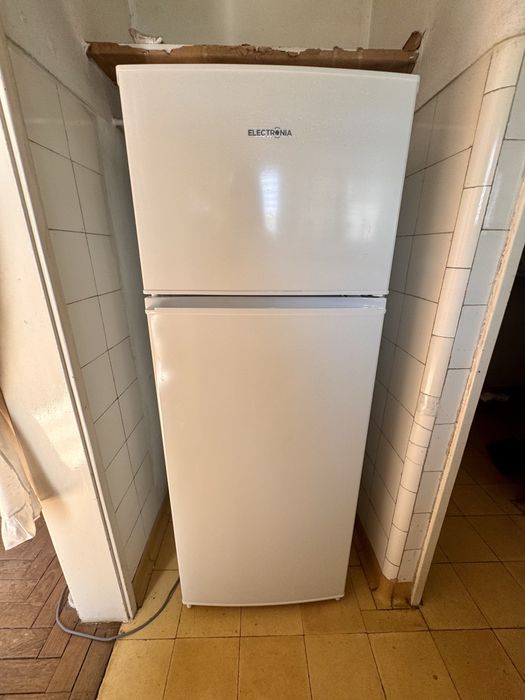 Frigorifigo + Congelador Eletronia