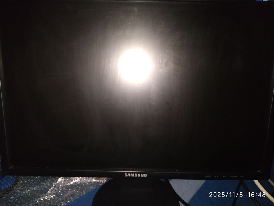 Монітор Samsung SyncMaster 2443BW.