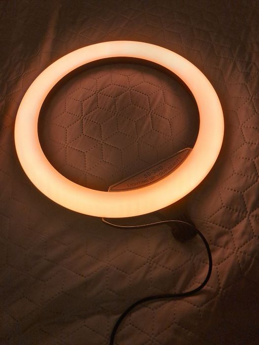 Кільцева лампа блогера