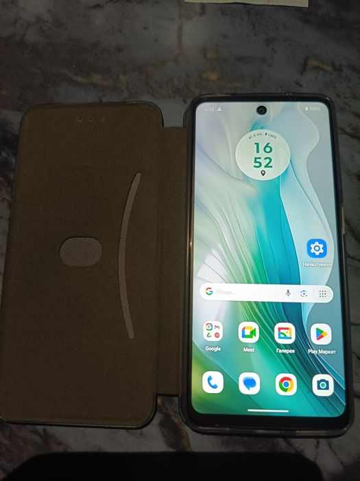 Телефон Motorola Moto E14