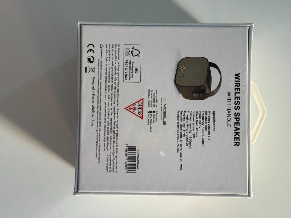 Coluna de Som GUESS em Pele Nova Selada