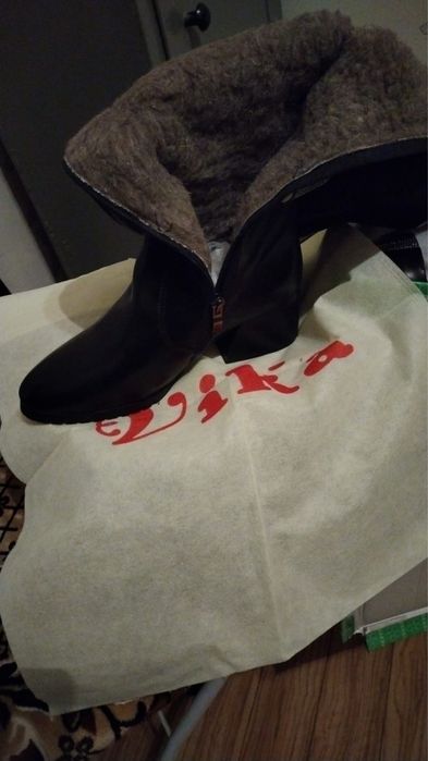 Продам нове зимове жіноче взуття