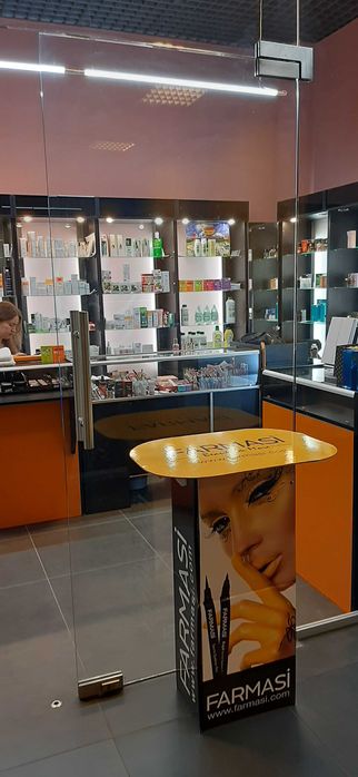 Шафи для магазину, офісу.