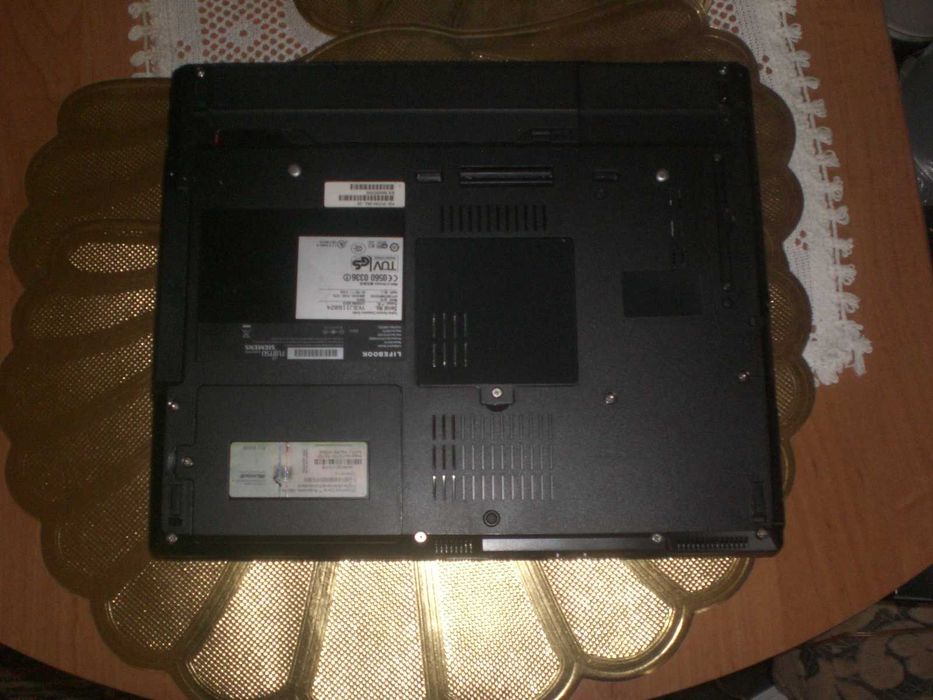 Fujitsu Siemens Lifebook 15 cali