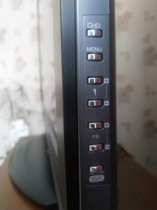 Telewizor 42" 42 cale hdmi euro vga hd ready 2x10W Vesa