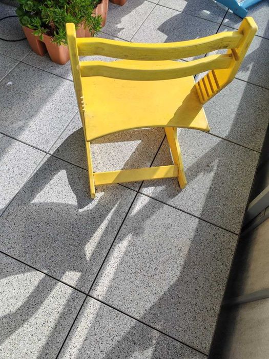 Dębowe krzesełko rosnące dla dziecka | Żółte, ergonomiczne