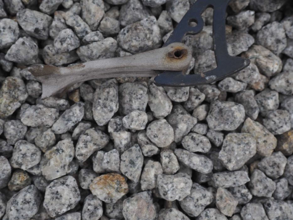 Cięgno maski mercedes W126 se