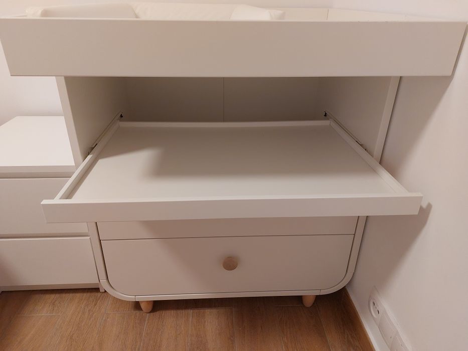 Trocador IKEA MYLLRA + colchão e 2 forras – como novo