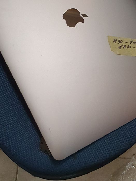 Дисплей матриця apple macbook pro a2141 space gray  гарний