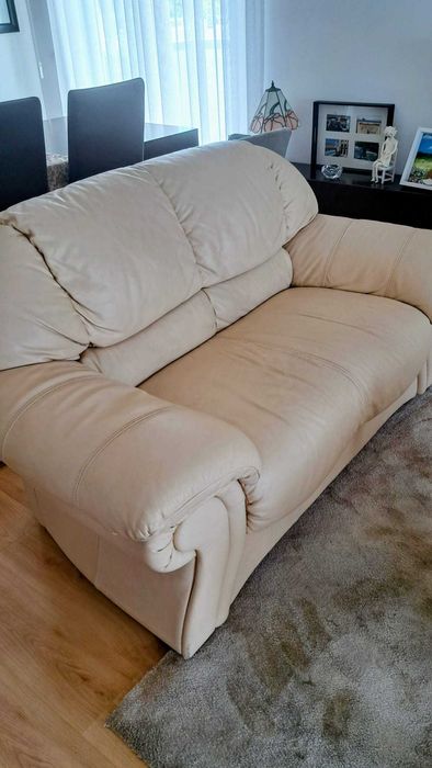 Conjunto de sofás em pele em bom estado (3+2 lugares)-B AIXA DE PREÇO