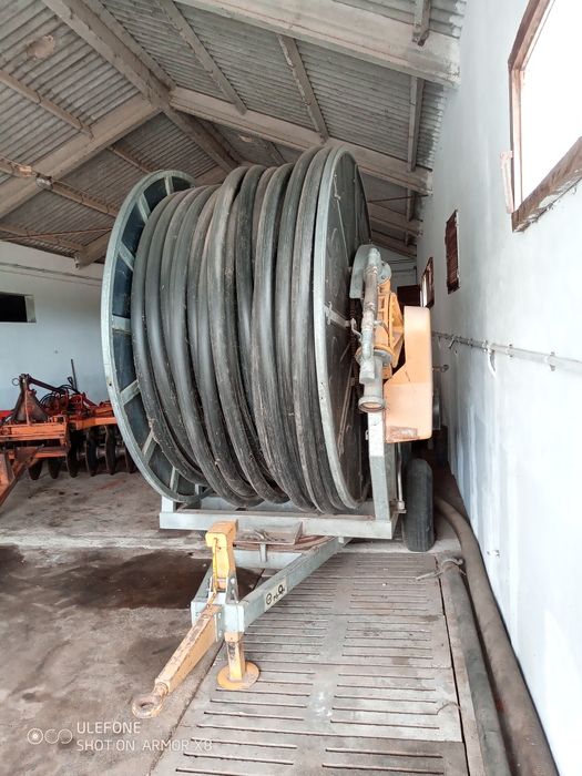 Rolo com canhão de rega e bomba de tirar água