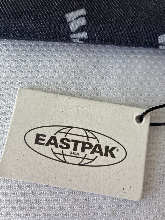 Carteira de senhora Eastpak original nova com etiqueta