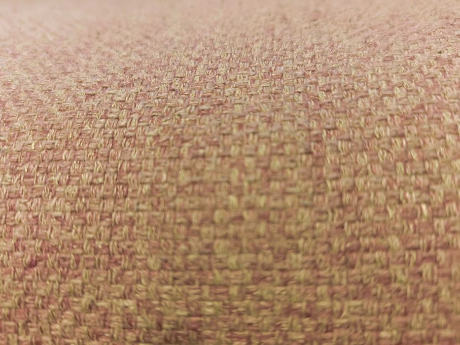 Sofá rosa bonito e confortável