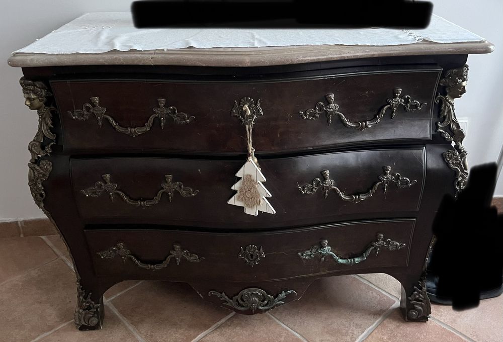 Cómoda antiga para recuperar