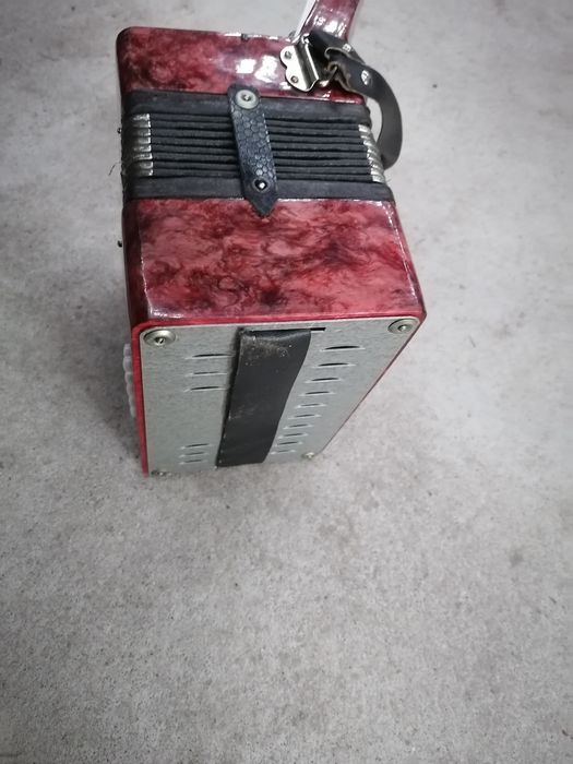 Stary mały akordeon dziecięcy ussr