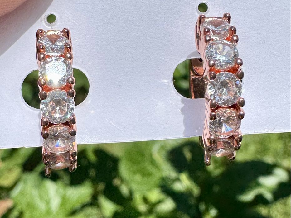 Сережки з камінчиками