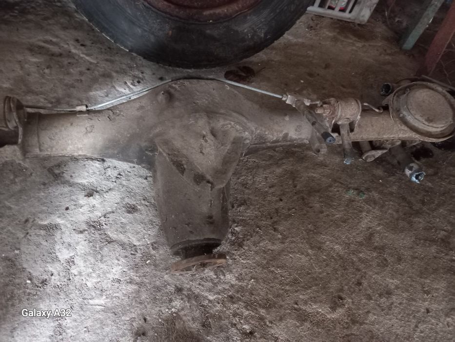 Задній міст в комплекті 2102 і різне