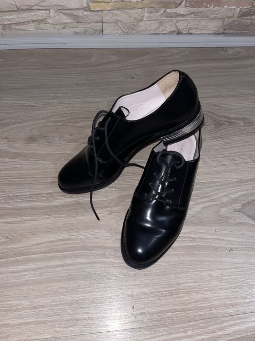 Нові шкіряні класичні туфлі